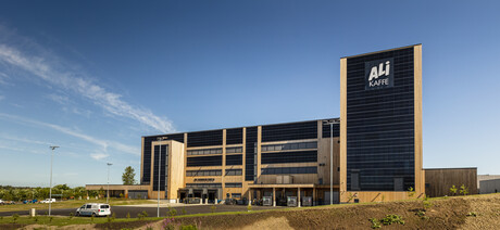 Нова производствена сграда със стандарт за „пасивна къща“ от Joh. Johannson Kaffe.