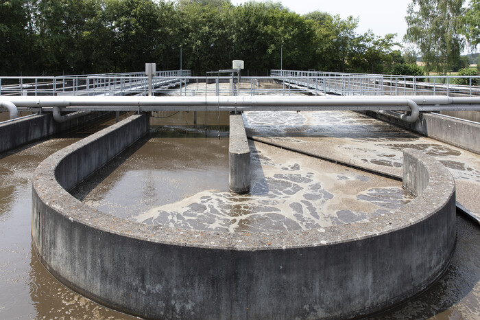 Доставяне на кислород на микроорганизмите в аерационния резервоар.