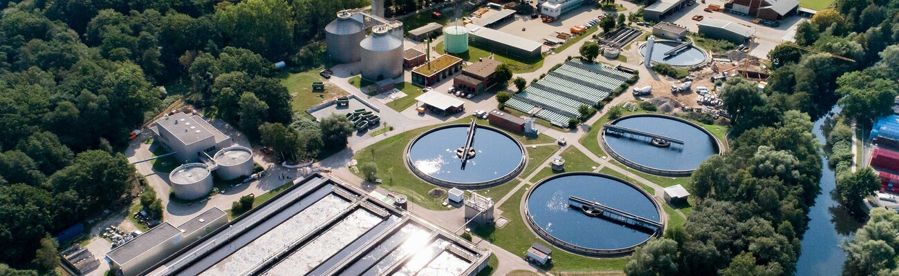 Утаителният басейн на пречиствателната станция Люнебург.