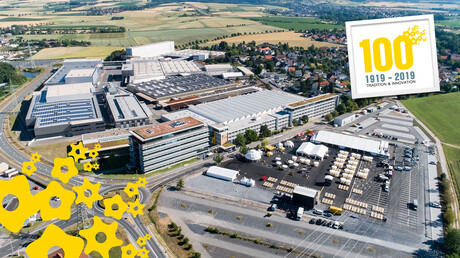 100-годишен фирмен юбилей с ден на отворените врати, обиколки на производствените мощности и празник за служителите в KAESER KOMPRESSOREN в Кобург.