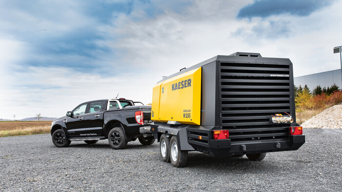 C-M255_Zugmaschine_002_1400x788_EU