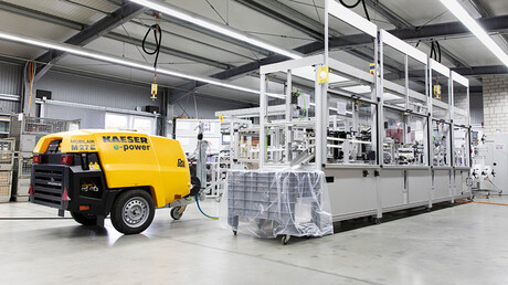 MOBILAIR M27E в производството на Unimatic.