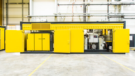 Отворен контейнер за сгъстен въздух с винтови компресори от Kaeser Kompressoren.